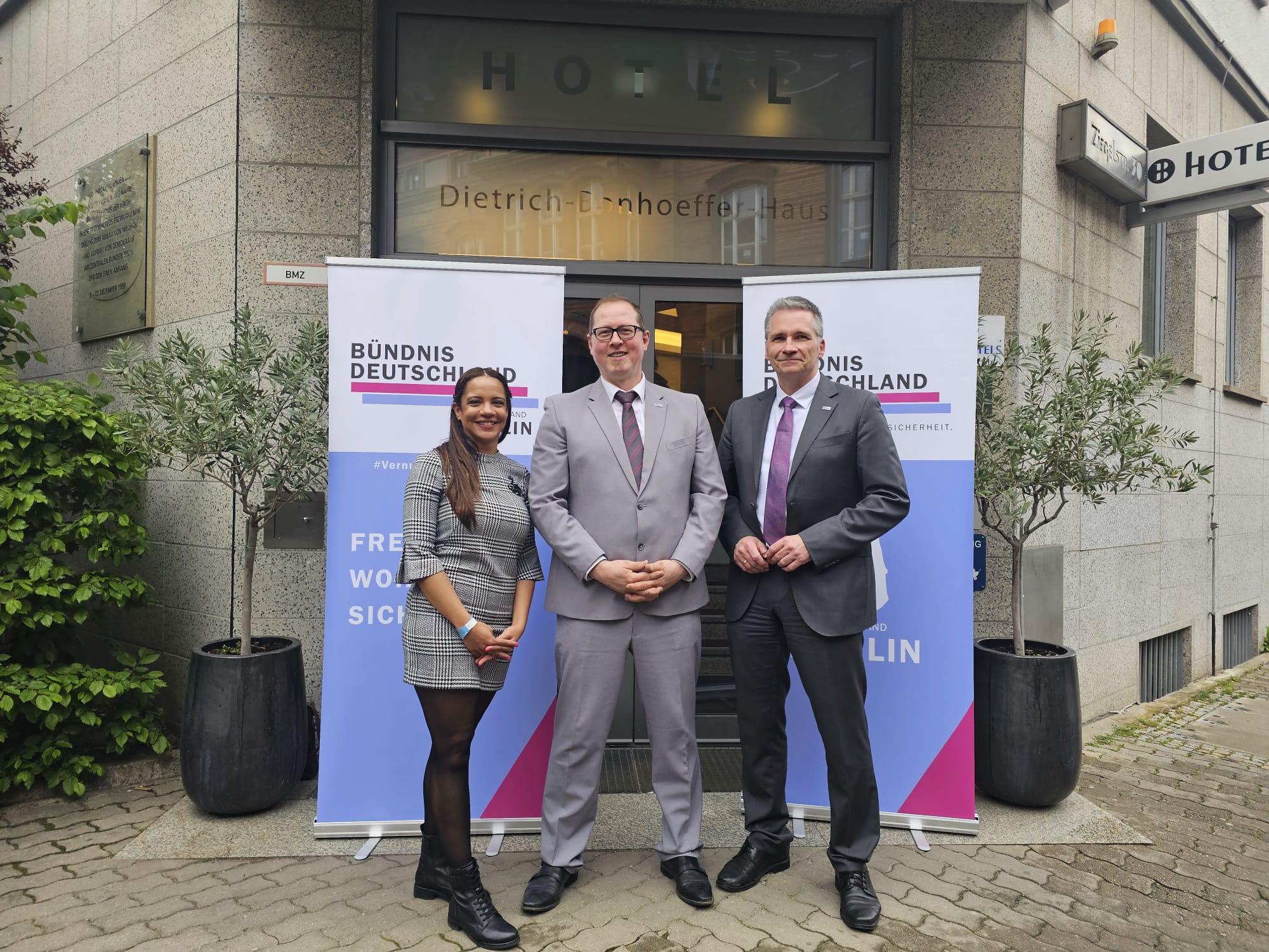 whatsapp image 2023 05 06 at 13.16.45(2)