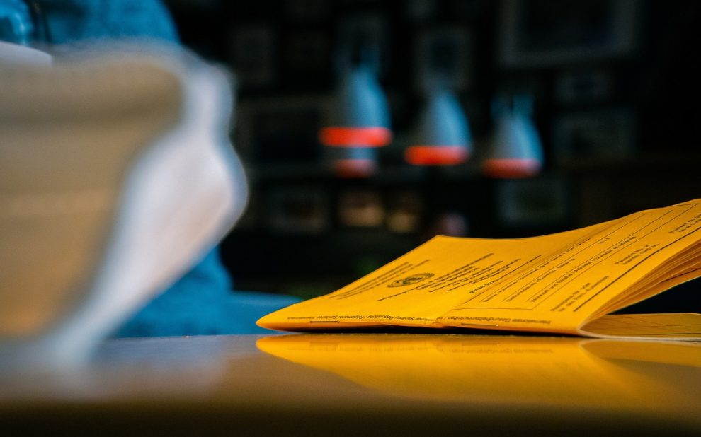 vaccination certificate 6790266 1280